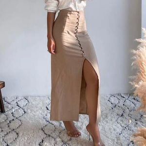 Zara Fitted MIDI Skirt | Size M
